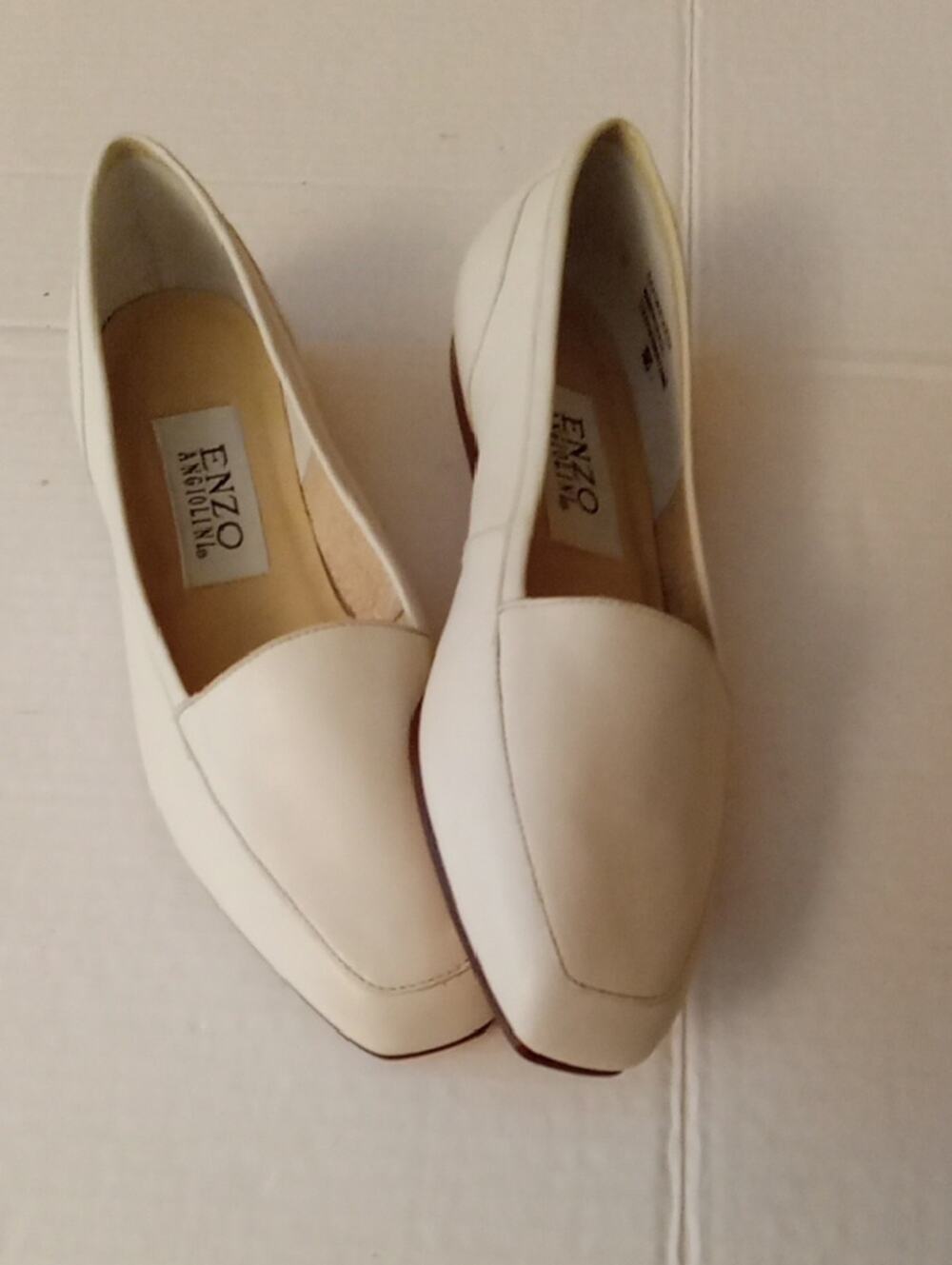 NWOT Enzo Angiolini Women's Size 6.5M Cream Leather Loafers. Comfy,Classy